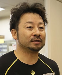 山崎 芳仁