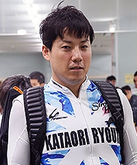 片折 亮太