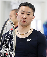 山岸 佳太