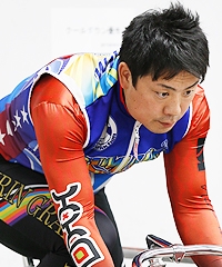 岩津 裕介