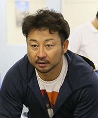 山崎 芳仁