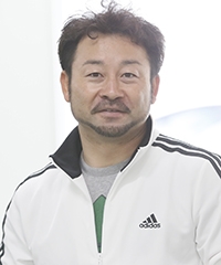 山崎 芳仁