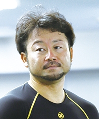 山崎 芳仁