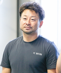 山崎 芳仁