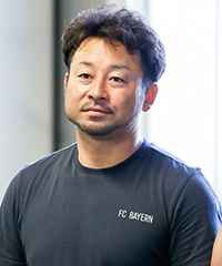 山崎 芳仁