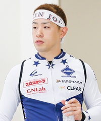 新山 響平