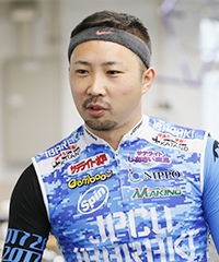 山岸 佳太