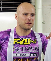 デニス ドミトリエフ