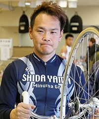山信田 学