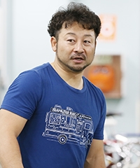 山崎 芳仁
