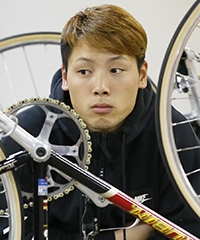 南 潤