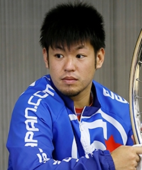 山下 一輝