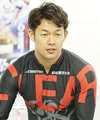 山田 英明