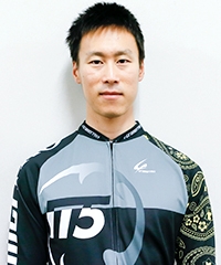 板垣 昴