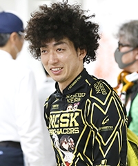 山崎 賢人