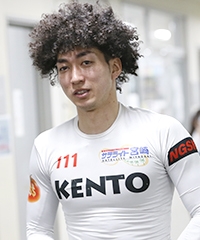 山崎 賢人