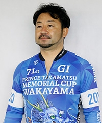 山崎 芳仁