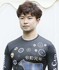 中井 俊亮